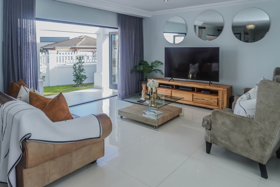 3 Bedroom Property for Sale in Jakarandas Western Cape